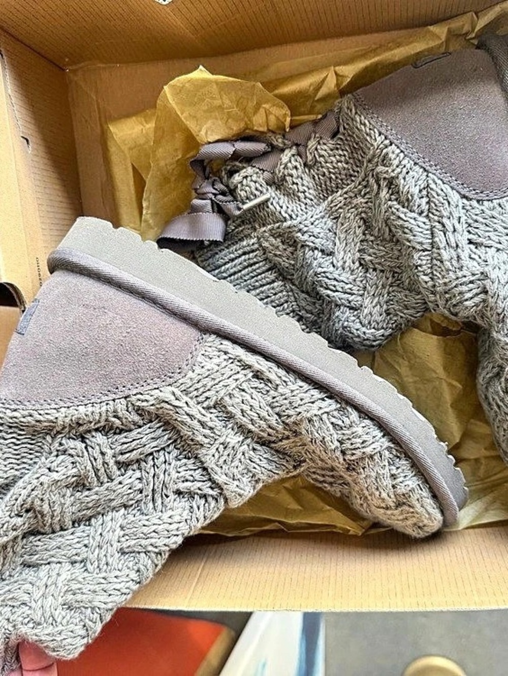 UGG KLOE KNIT Cable Knit Boots in Gray US 5 Like New35